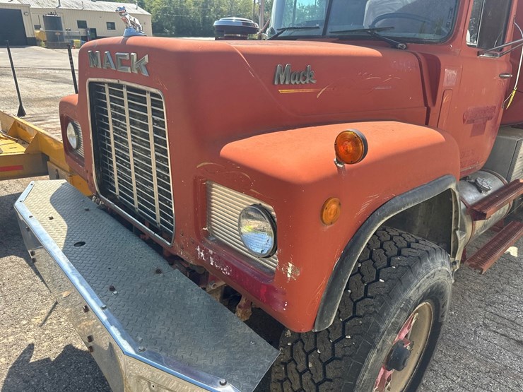 mack-rd690s-image-8