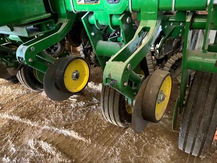 john-deere-1775-image-49
