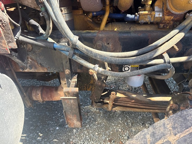 2005-peterbilt-379-image-22