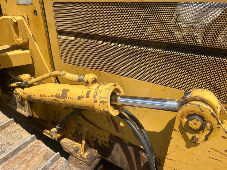 caterpillar-d5c-xl-image-17