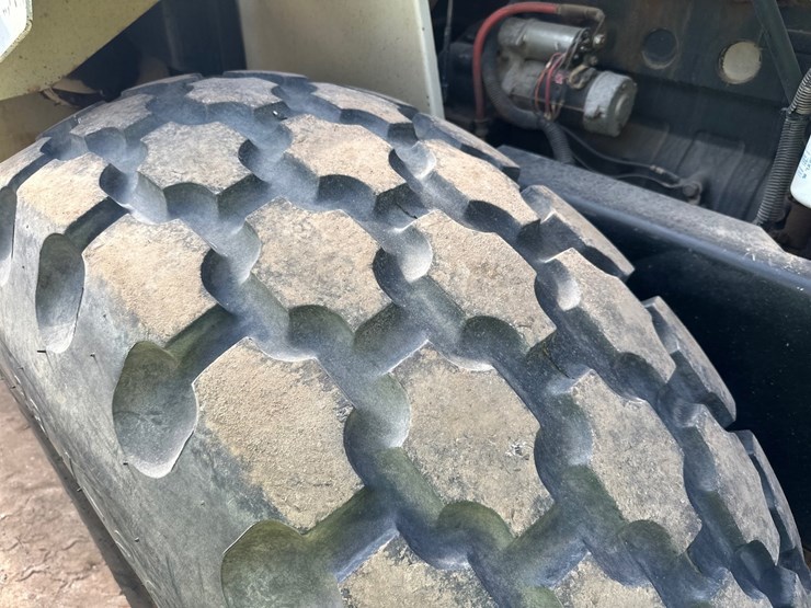 #2795-•-volvo-pro-pac-115-single-drum-compactor-image-55