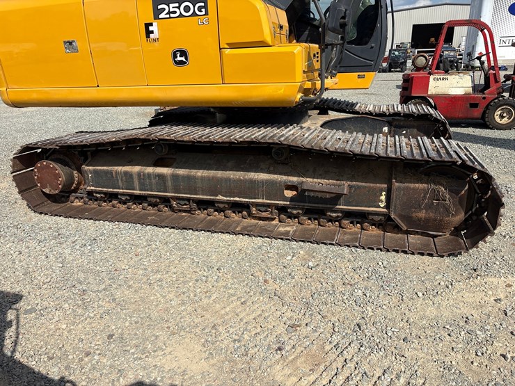 deere-250g-lc-image-85
