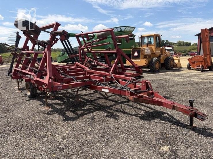 case-ih-4800-image-4