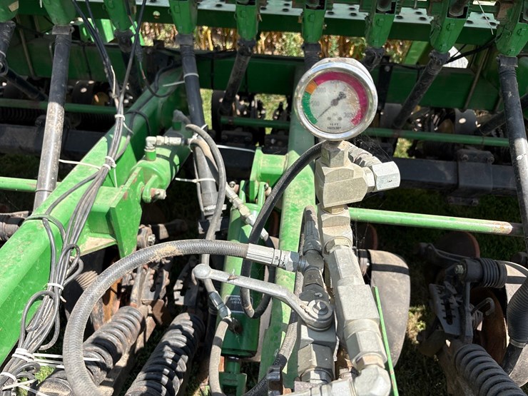 john-deere-1590-image-29