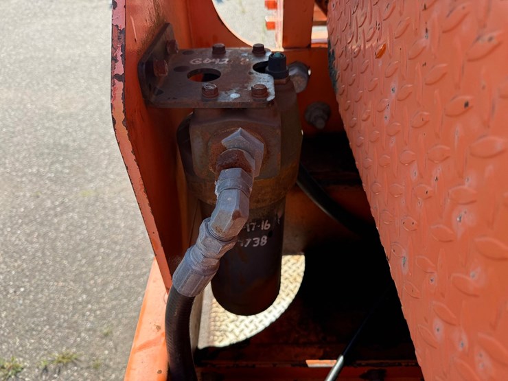 #2470-•-2002-tor-truck-dr-4280-crane-truck-image-109
