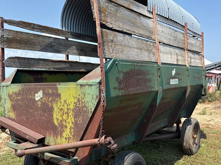 s&w-200-power-wagon-rear-unload-silage-wagon-image-6