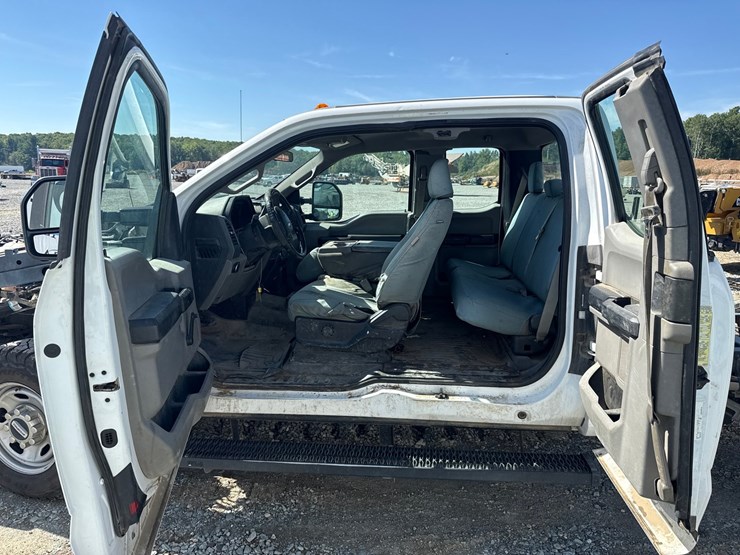 2017-ford-f250-image-44