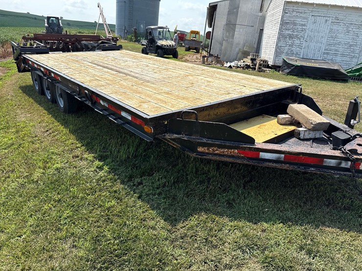1972-fruehof-8ft-x-19ft-flatbed-equipment-trailer-image-3