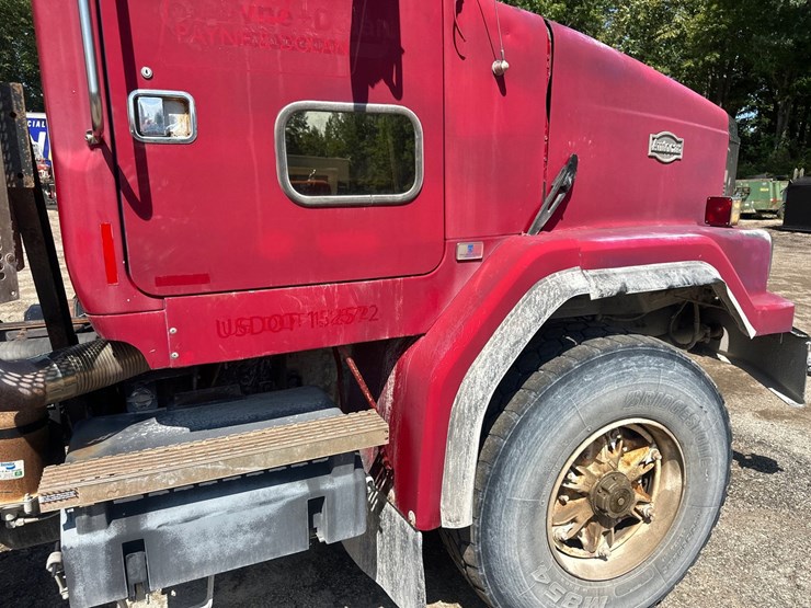 #2639-•-white-gmc-cab-and-chassis-image-16