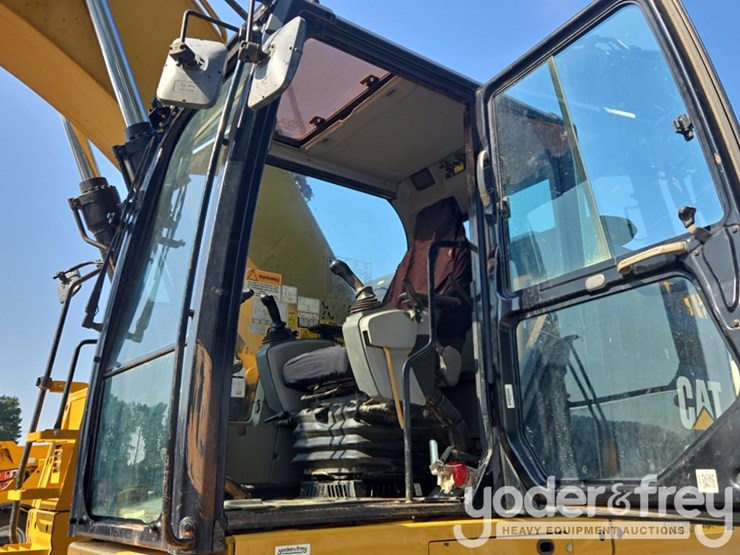 2019-caterpillar-335fl-image-38