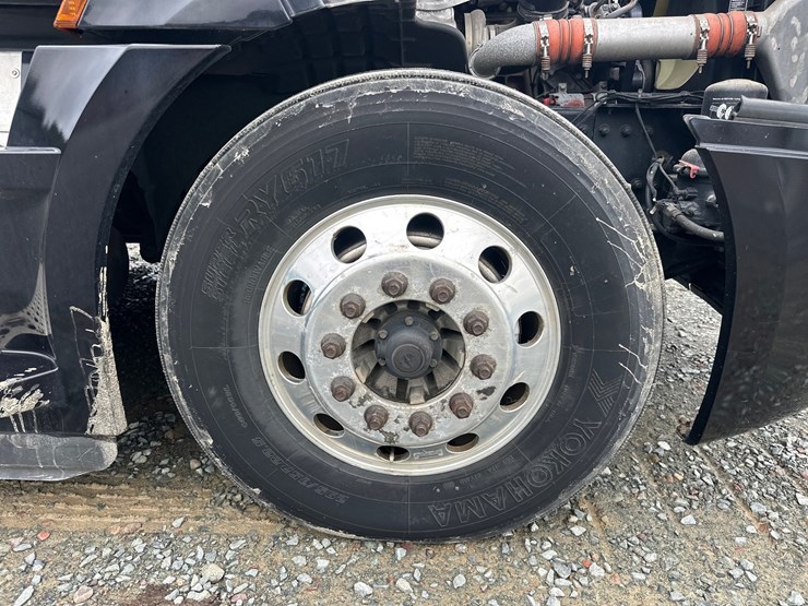 #61416-•-2019-freightliner-cascadia-evolution-iseries-sleeper-cab-truck-tractor-image-83