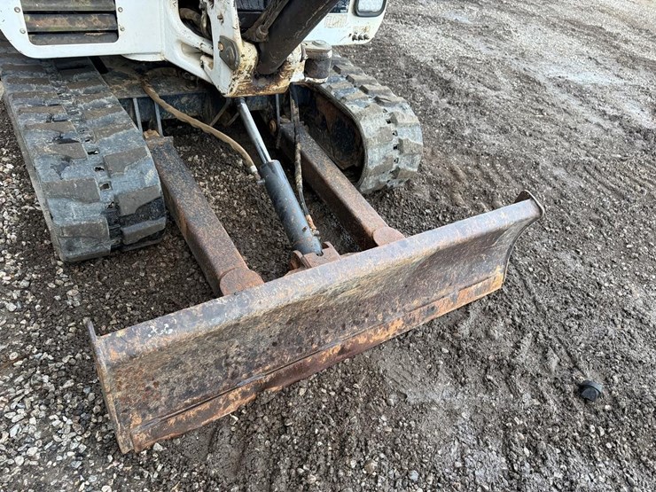 2004-bobcat-325g-image-10