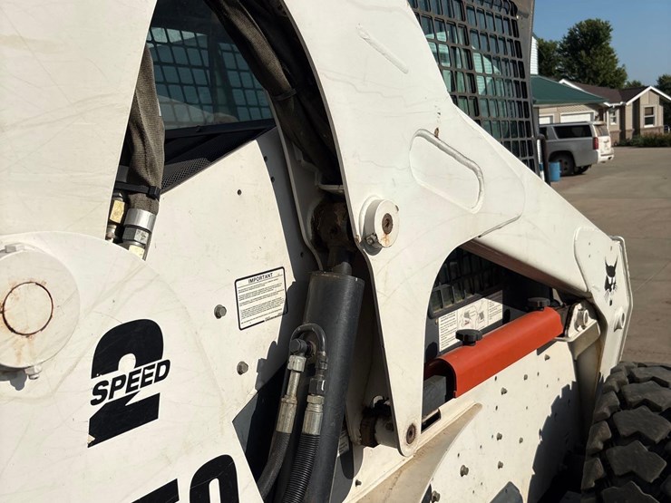2008-bobcat-s250-image-21