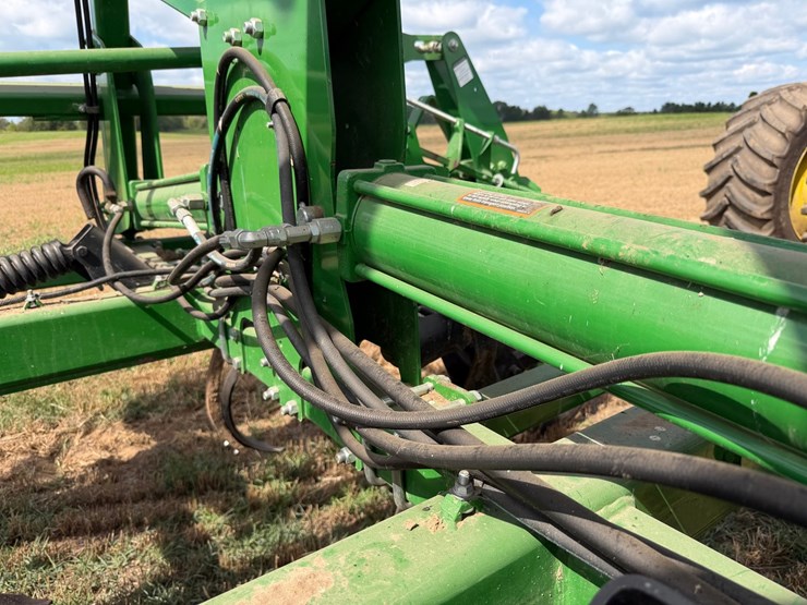 john-deere-2430-image-40