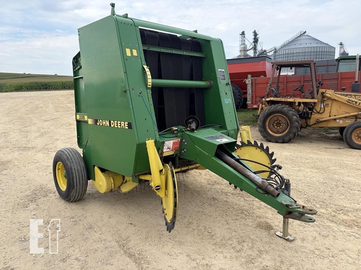 john-deere-335-image-4