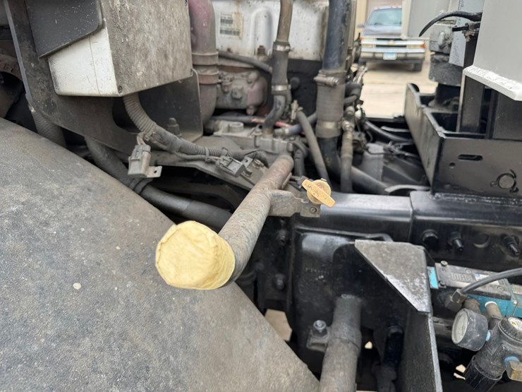 2015-mack-leu613-image-70