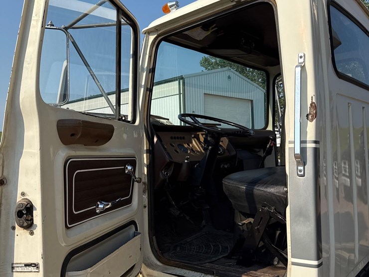 1979-ford-f700-image-76