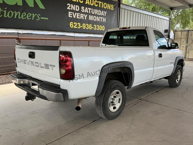 2004-chevrolet-silverado-2500hd-image-7
