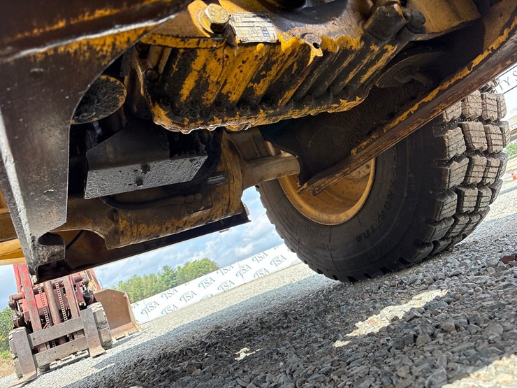 deere-444h-image-60