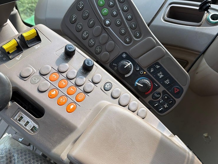 2013-john-deere-s660-image-76