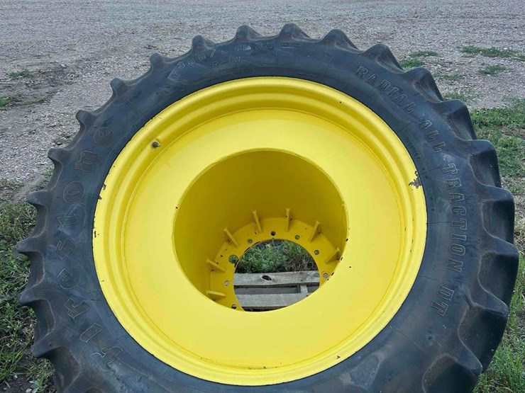 john-deere-8330-image-7