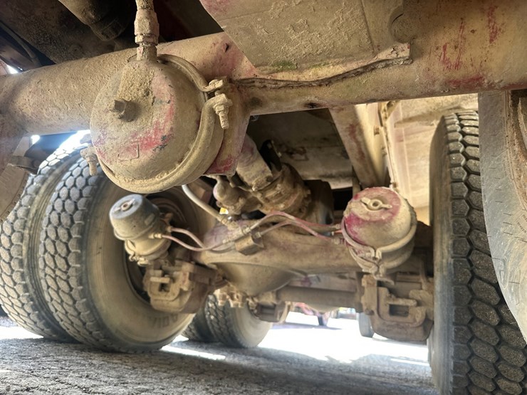 mack-rd690s-image-50