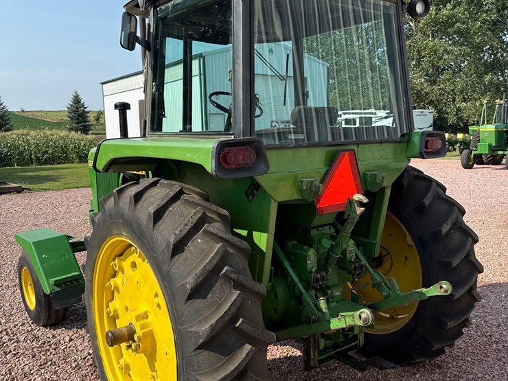 1974-john-deere-4030-image-3