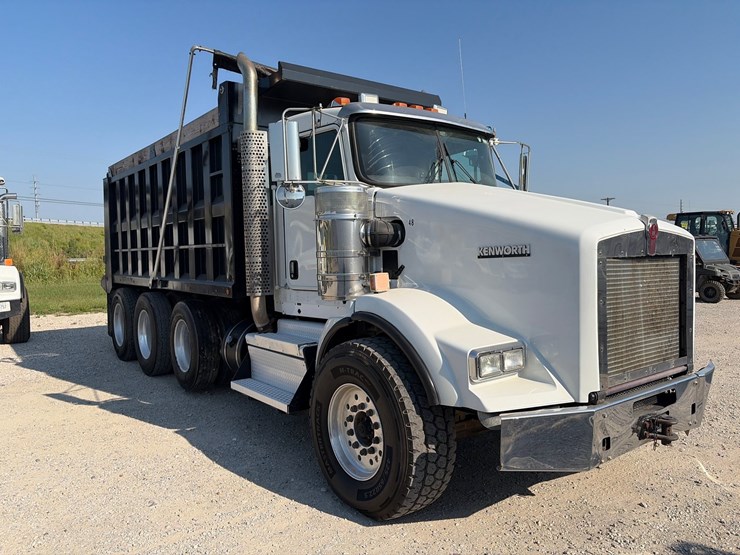 2019-kenworth-t800-image-3