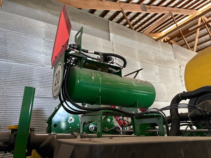 john-deere-1775-image-40