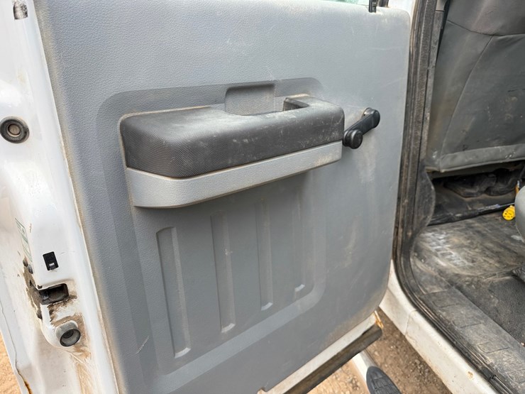 2014-ford-f450-image-36