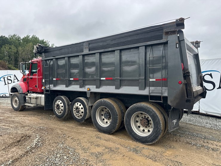 #61413-•-2013-mack-gu713-quad-axle-dump-truck-image-3