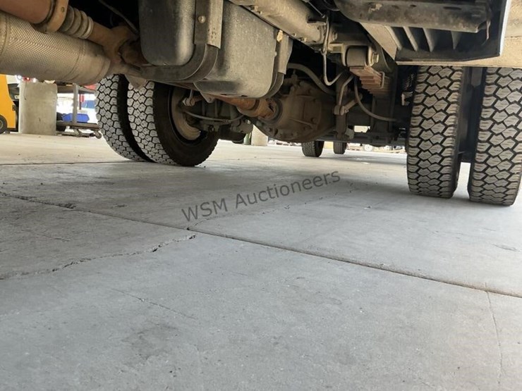 2014-ford-f550-image-30