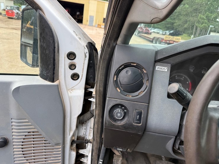 2014-ford-f450-image-47