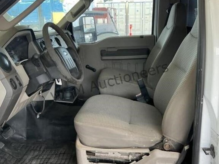 2009-ford-f350-image-23