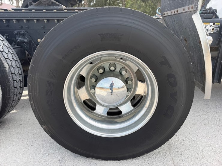 2016-kenworth-w900l-image-72