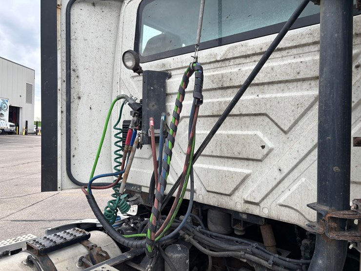 2015-international-prostar-image-37