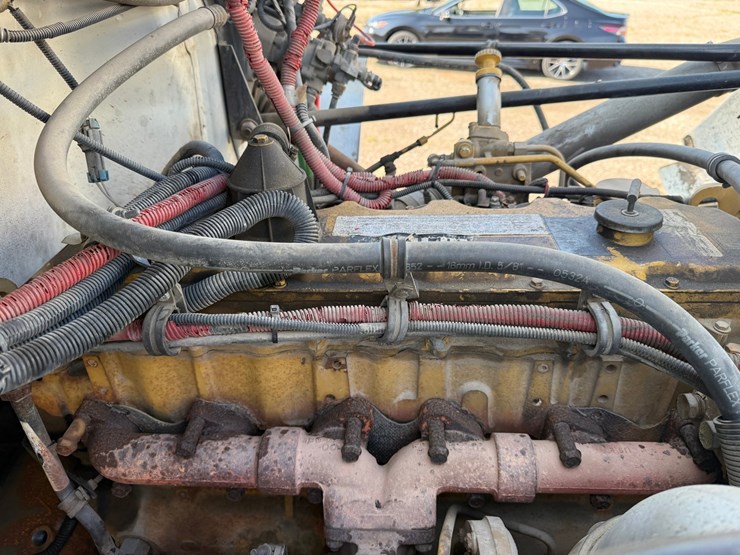 2003-freightliner-fl80-image-27