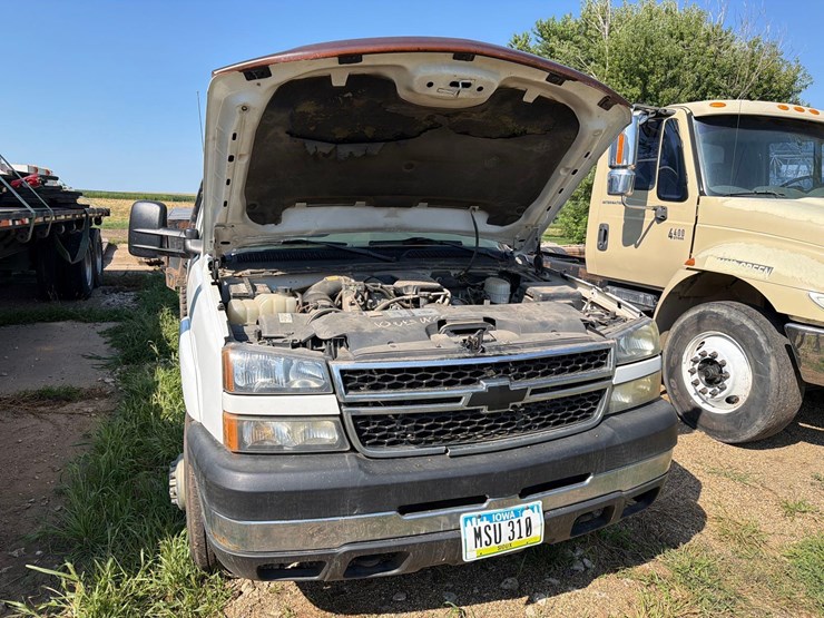 2006-chevrolet-3500-image-50