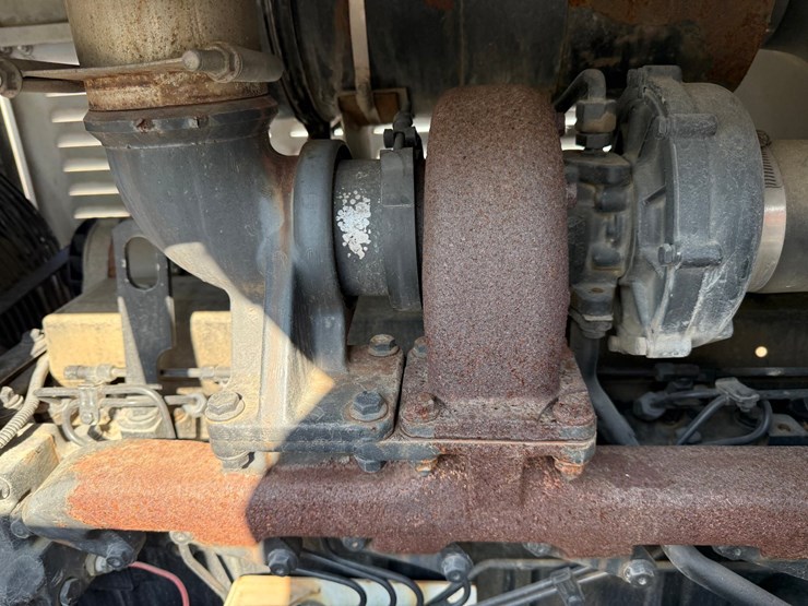 2003-freightliner-fl80-image-79