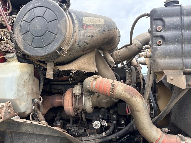 #61388-•-2004-international-5600i-quad-axle-dump-truck-image-33