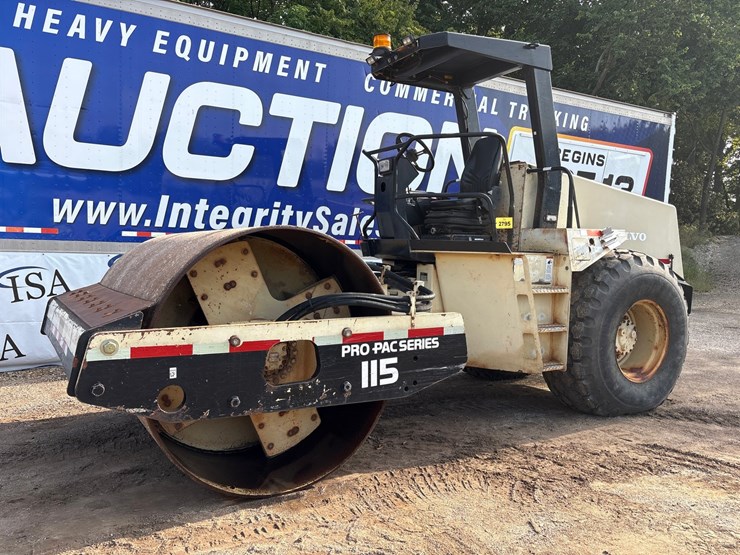 #2795-•-volvo-pro-pac-115-single-drum-compactor-image-1