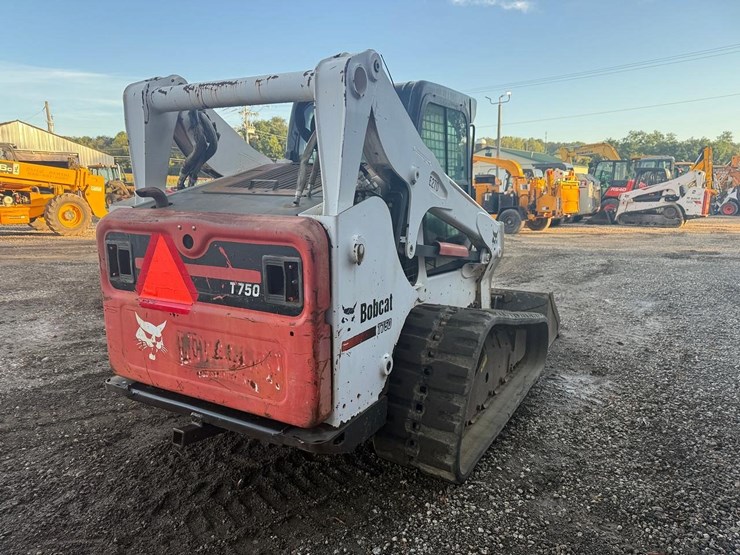 bobcat-t750-image-4