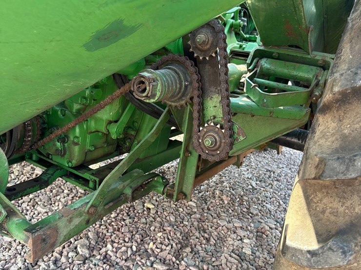 john-deere-630-image-22