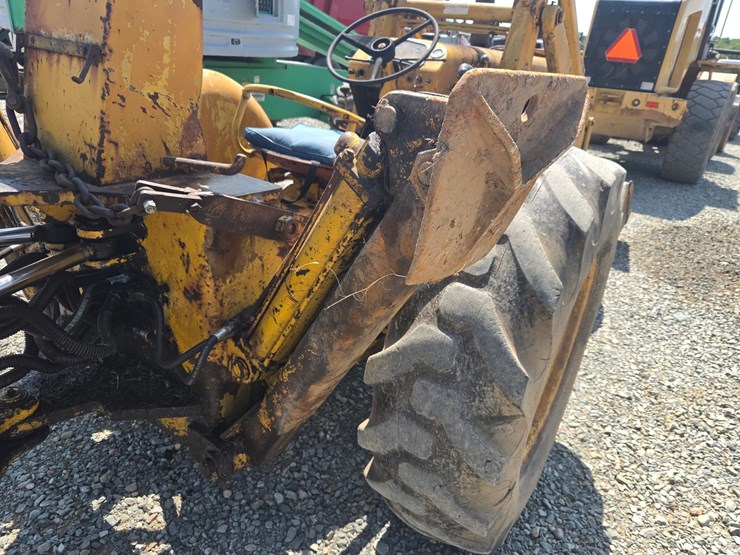 #61410-•-case-w-3-loader-backhoe-image-27