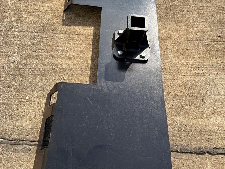 heavy-duty-skidloader-receiver-hitch-back-plate-image-4