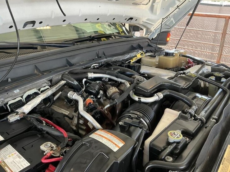 2014-ford-f550-image-16