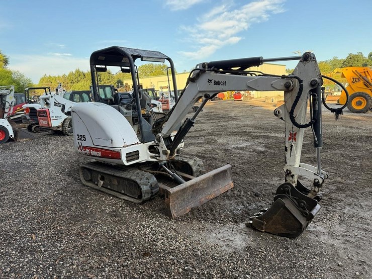 2004-bobcat-325g-image-6