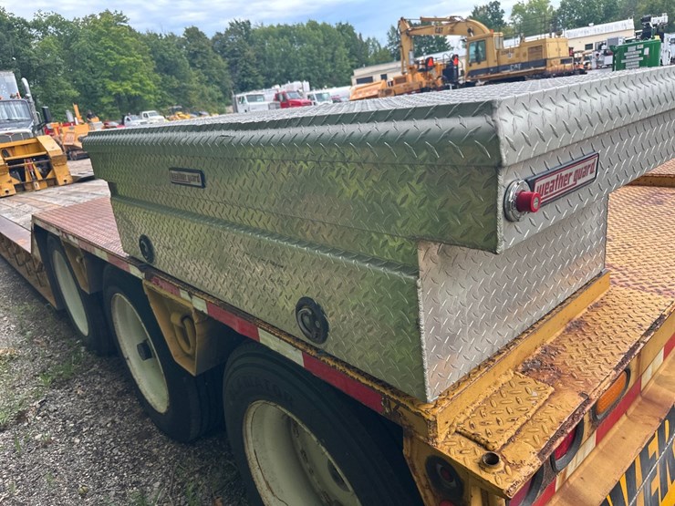 #2676-•-eager-beaver-tri-axle-lowboy-trailer-image-24