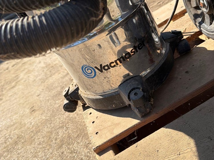 2–shop-vac-vacuums-image-3