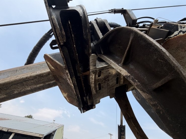 2011-deere-2454d-image-16
